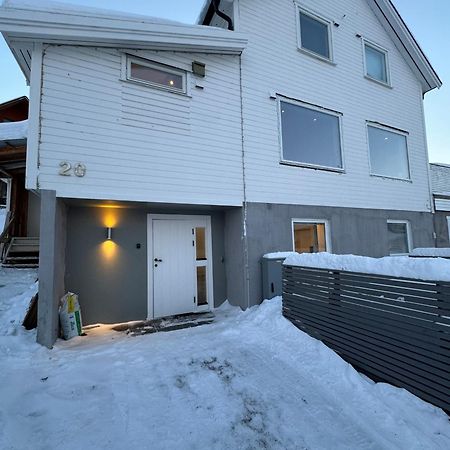 Sentralt Plassert Leilighet Ved Sherpatrappen Тромсьо Екстериор снимка